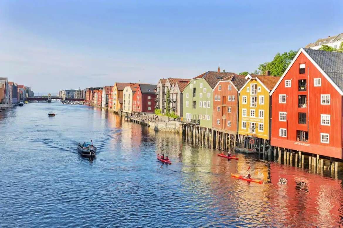 Solsiden Modern Stay: King Beds, Private Entry Trondheim Extérieur photo