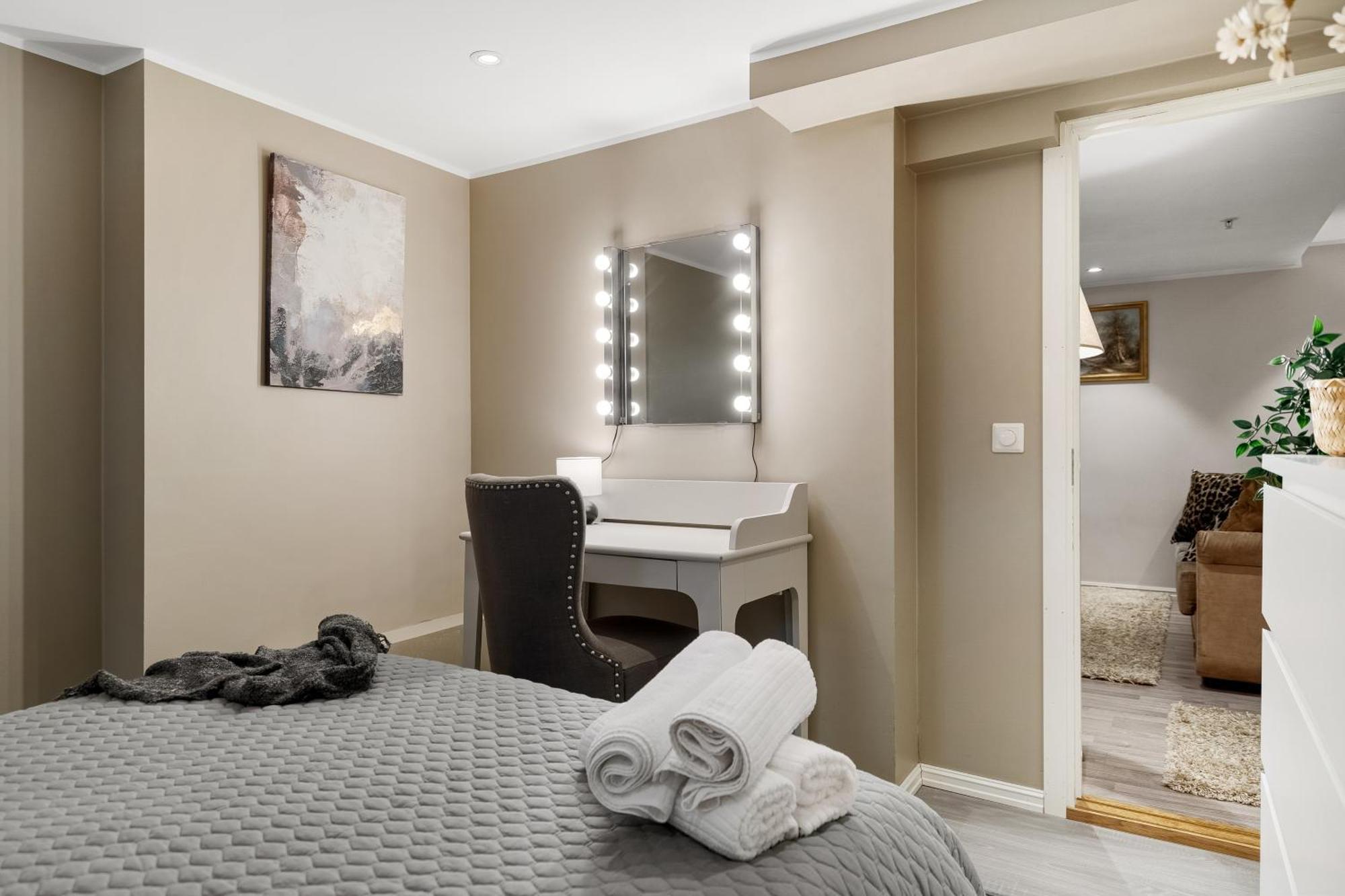 Solsiden Modern Stay: King Beds, Private Entry Trondheim Extérieur photo