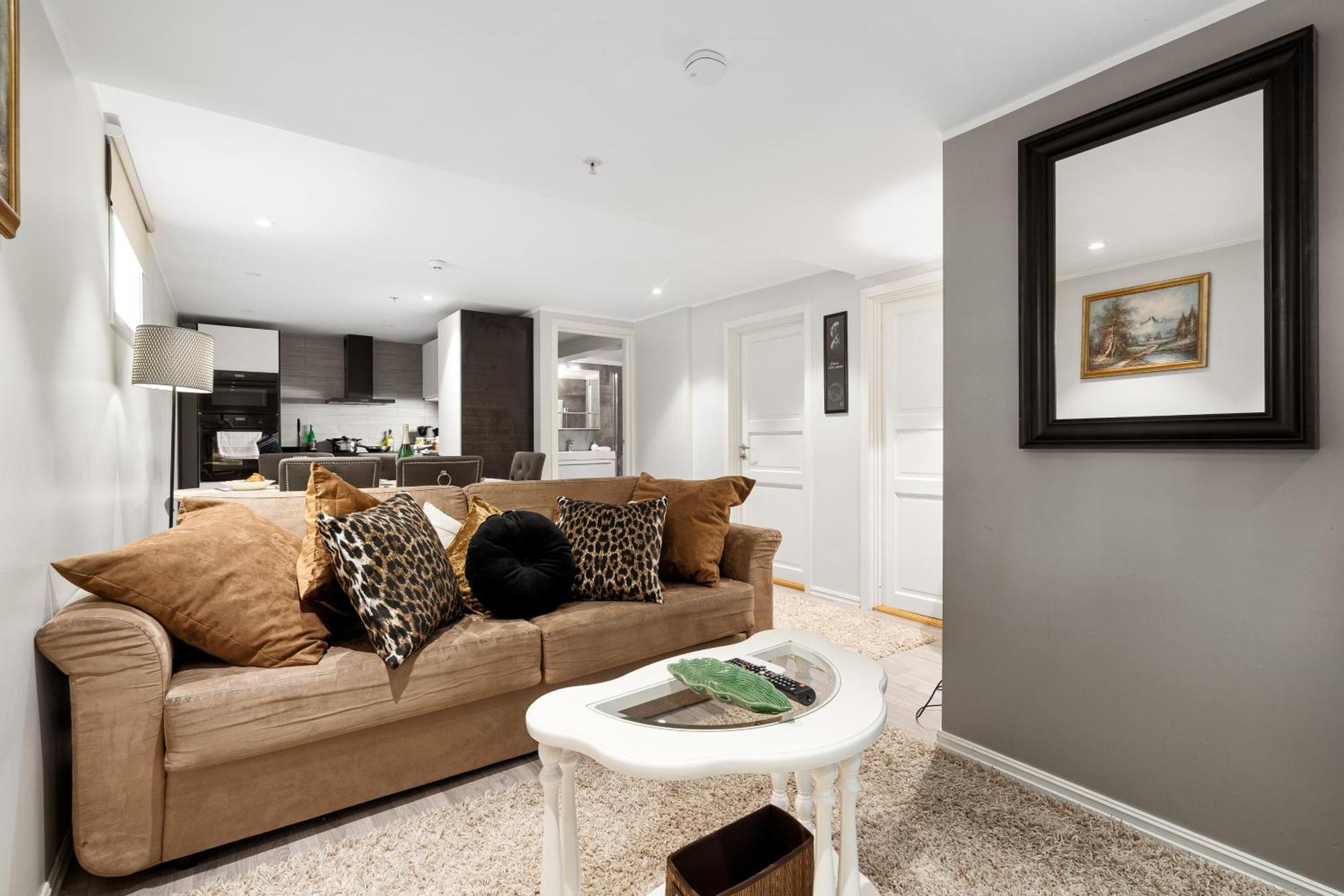 Solsiden Modern Stay: King Beds, Private Entry Trondheim Extérieur photo