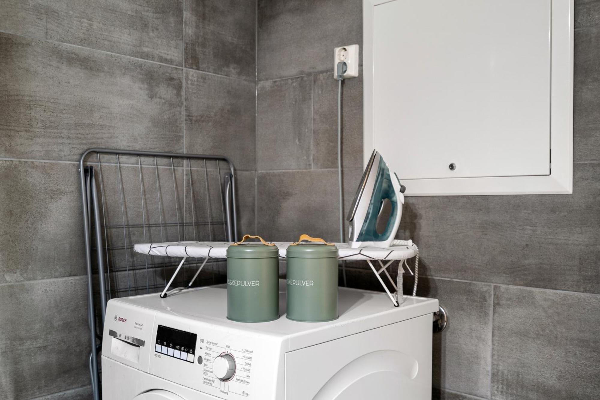 Solsiden Modern Stay: King Beds, Private Entry Trondheim Extérieur photo