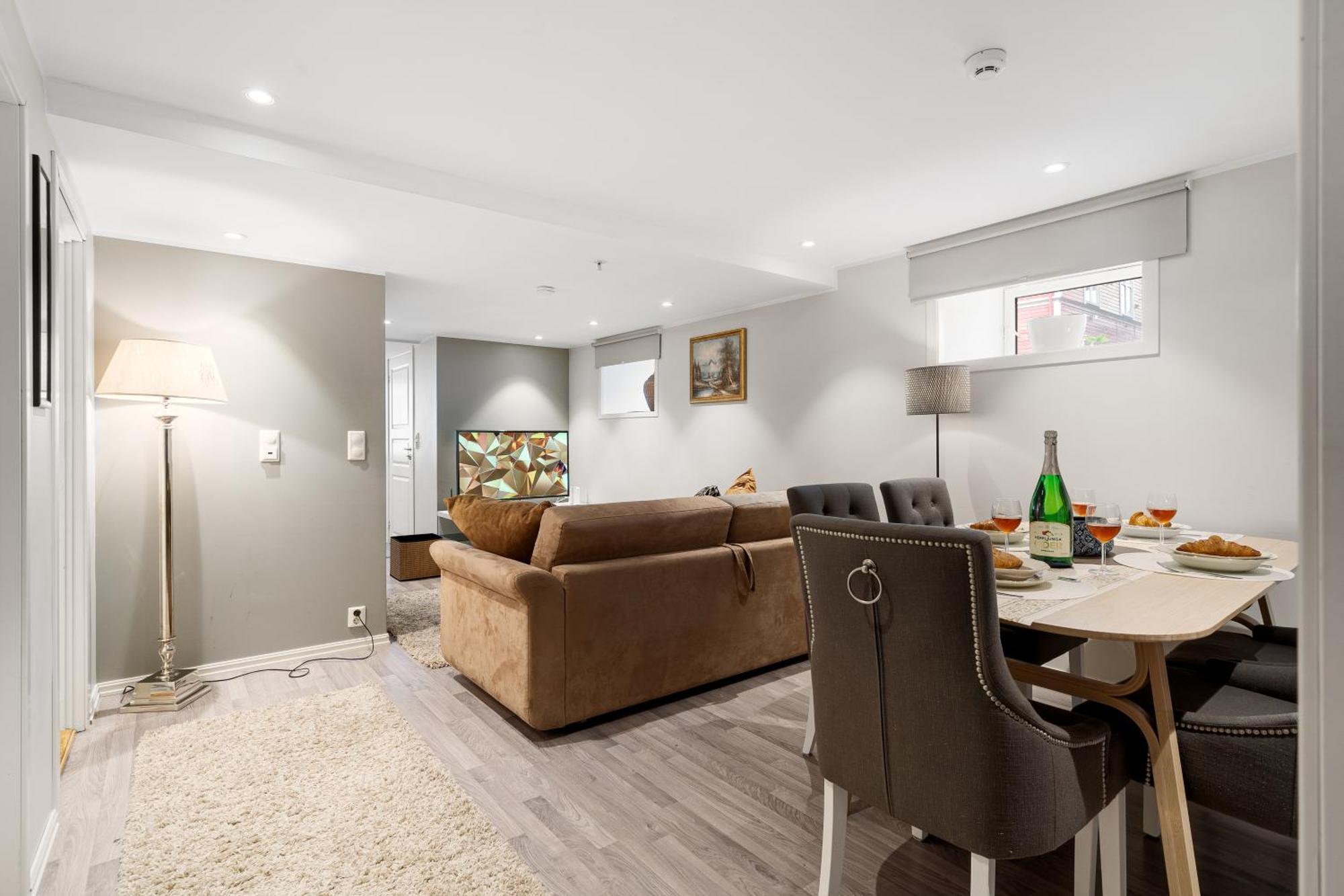 Solsiden Modern Stay: King Beds, Private Entry Trondheim Extérieur photo